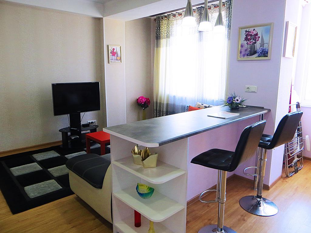 Bishkek Flatlux Apartments מראה חיצוני תמונה