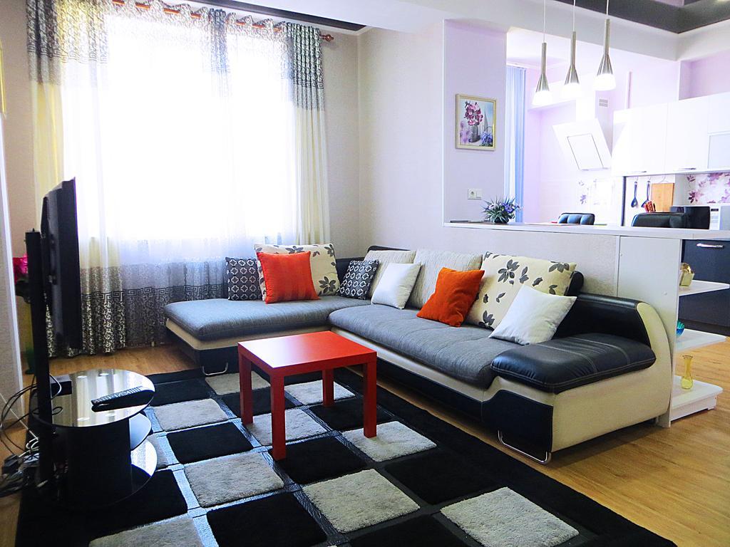 Bishkek Flatlux Apartments מראה חיצוני תמונה
